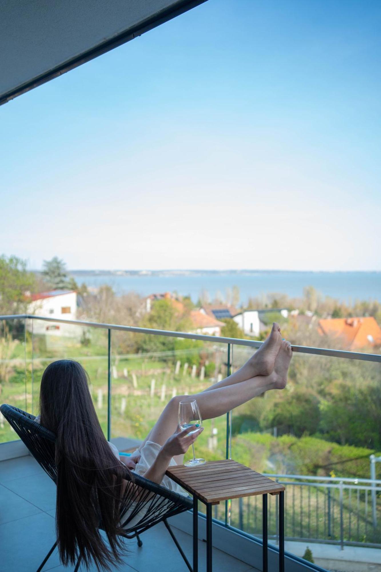 Lake Spirit Boutique Apartments Balatonalmádi Екстериор снимка