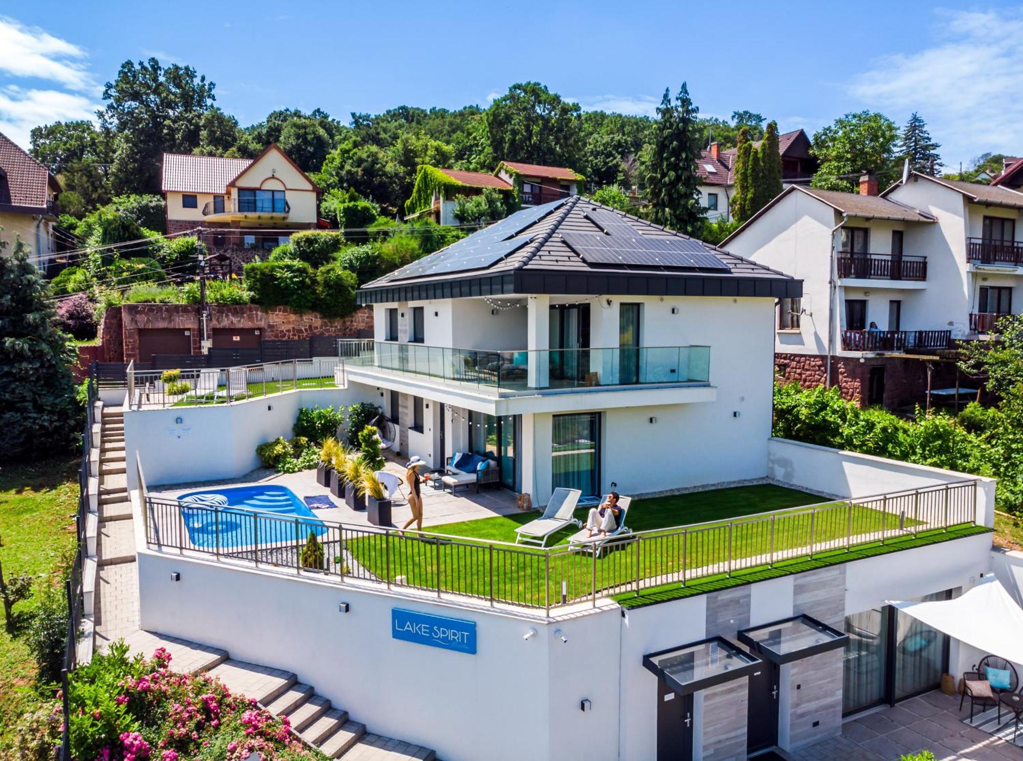 Lake Spirit Boutique Apartments Balatonalmádi Екстериор снимка