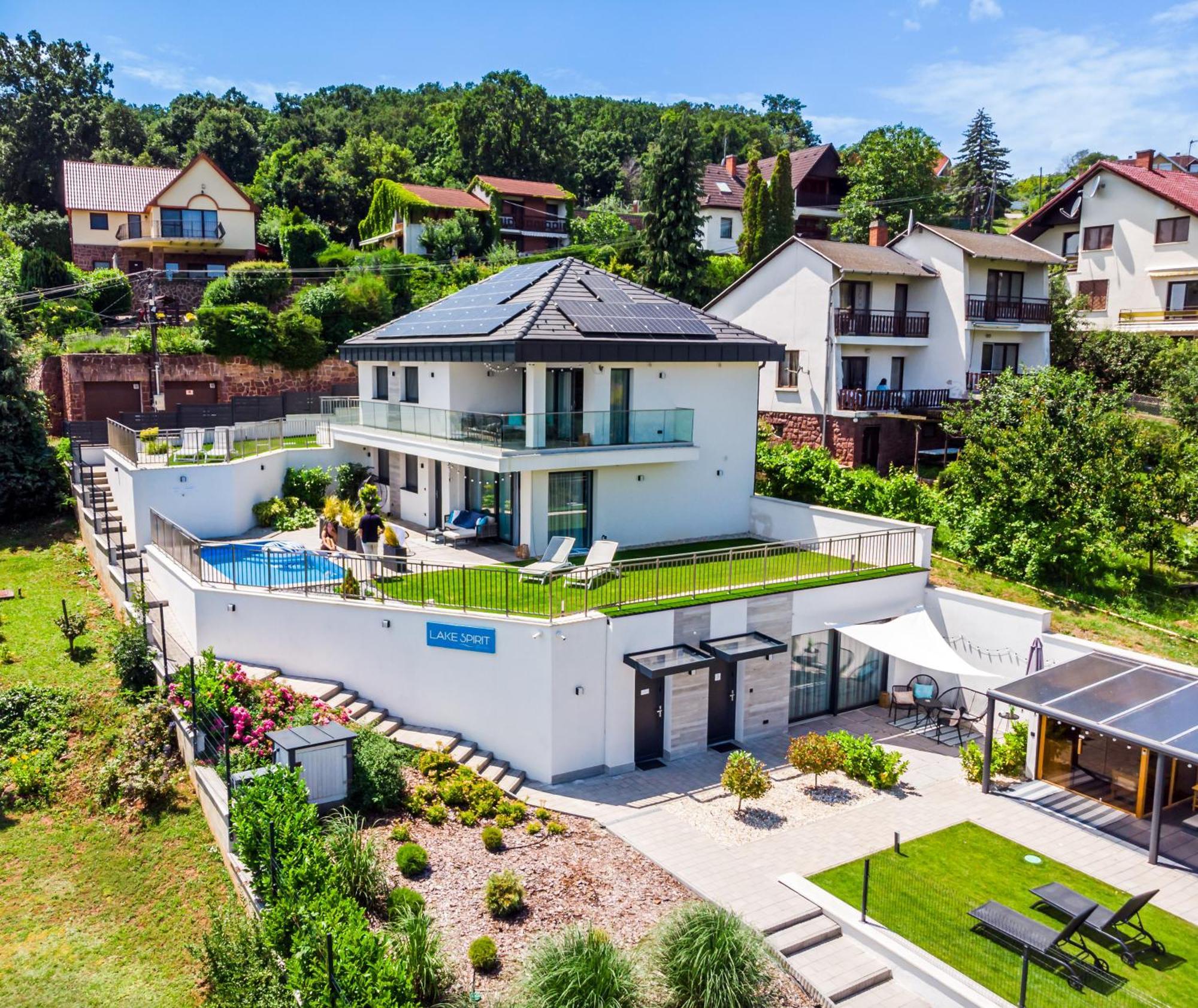 Lake Spirit Boutique Apartments Balatonalmádi Екстериор снимка